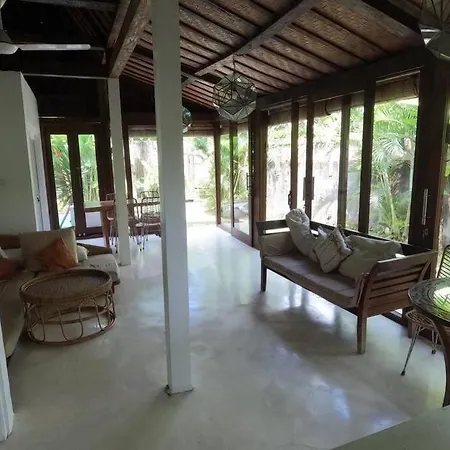 Villa Kayu Keluarga Lilas